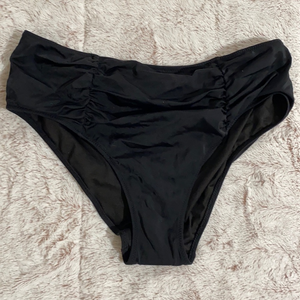 Vs ruched back bikini bottom never worn